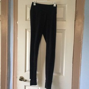 Leggings with foot covering